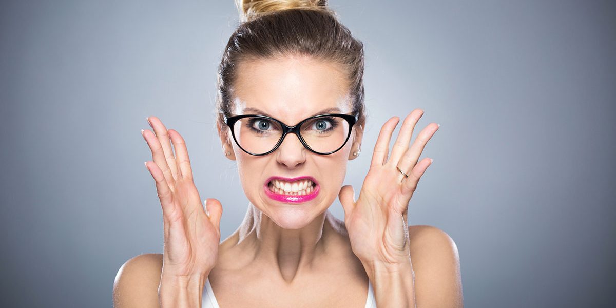 nervosa-digrigna-denti